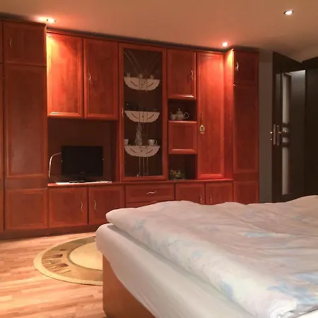 Superubytovanie Olga 아파트 *